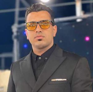 دانلود آهنگ تو که آیفون 15 داری دستت از غلام عباس حسن زاده